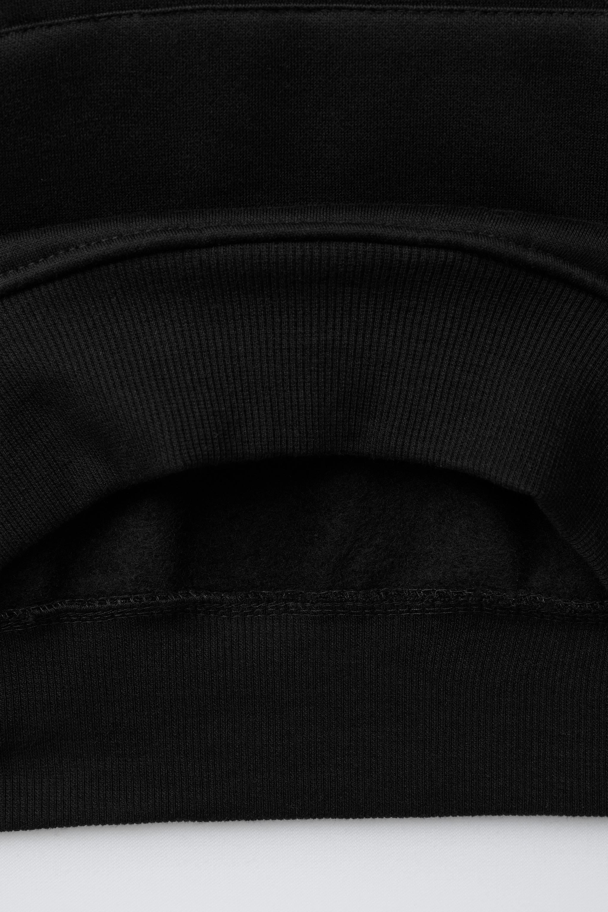 BASIC HOODED SWEATSHIRT